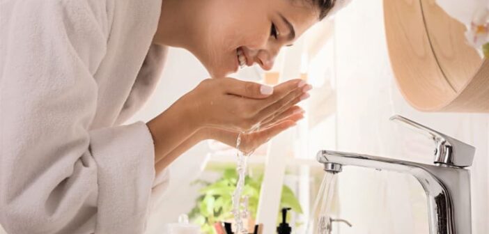 正しい洗顔の仕方で潤い肌へ！NG行動と正しい洗顔方法、泡洗顔紹介